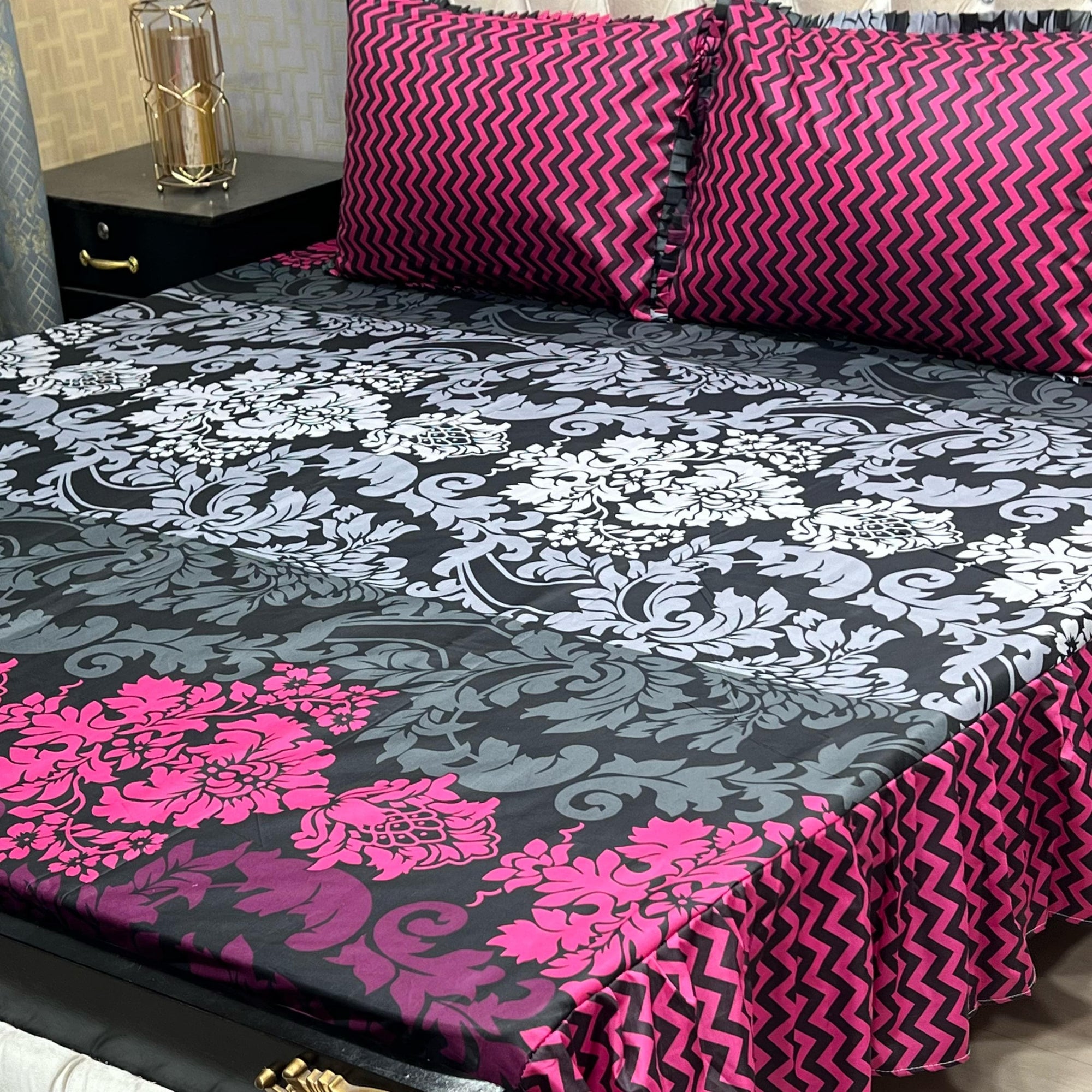 3 pc stitched 2 sided frill bedsheet  King size bedsheet Size:- 93"*95" inches 2 pillow cases 2 sided frill Size:- 19"*29" inches